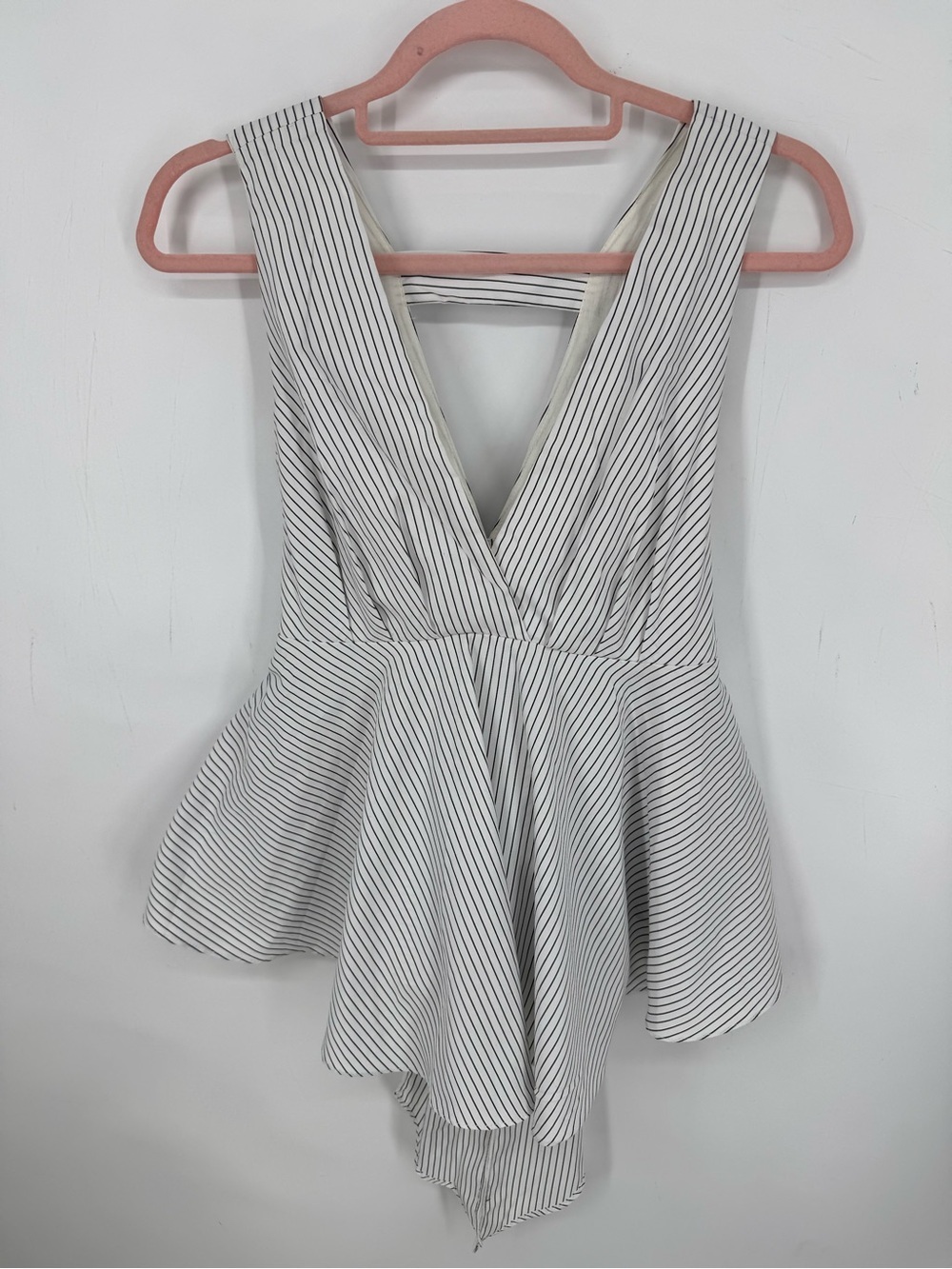 Essue Black White Pinstripe Open Back Tie Detail Deep V Coastal Chic Top Large